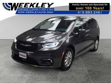 Used 2023 Chrysler Pacifica Touring L