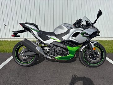 2024 Kawasaki Ninja 7 