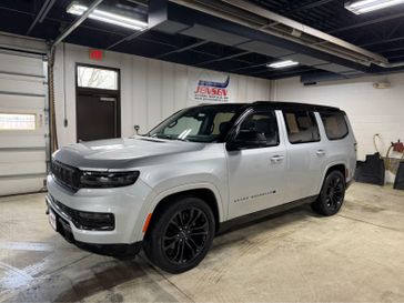2023 Jeep Grand Wagoneer Series III Obsidian