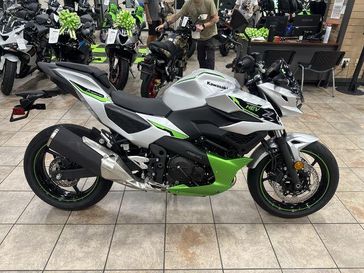 New 2024 Kawasaki Z7 HYBRID ABS 