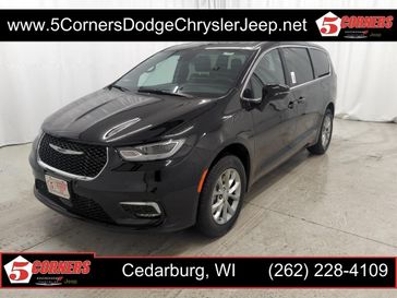 New 2026 Chrysler Pacifica Limited Awd