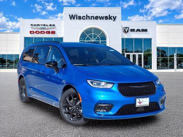 New 2026 Chrysler Pacifica Limited