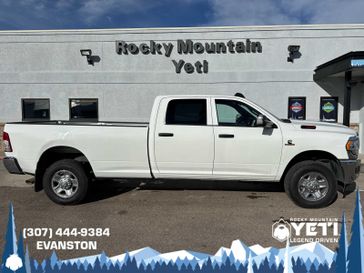 2022 RAM 3500 Tradesman 4x4 Crew Cab 8 Box