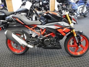 2025 BMW G 310 R 