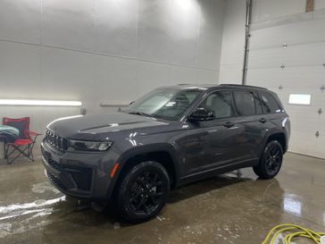 New 2026 Jeep Grand Cherokee Laredo Altitude 4x4