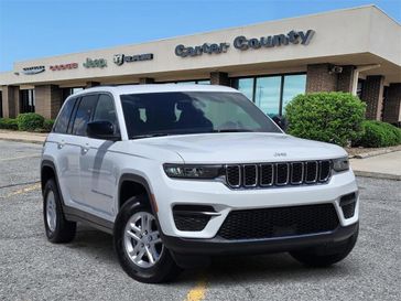 New 2025 Jeep Grand Cherokee Laredo X 4x4