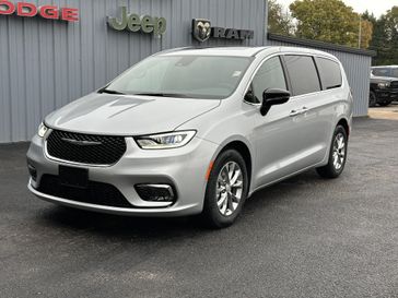 New 2026 Chrysler Pacifica Limited