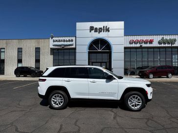 New 2026 Jeep Grand Cherokee Laredo X 4x4