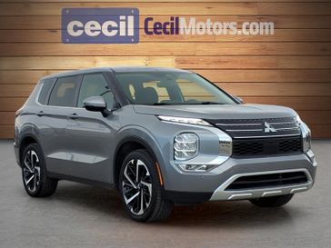 Used 2024 Mitsubishi Outlander SE