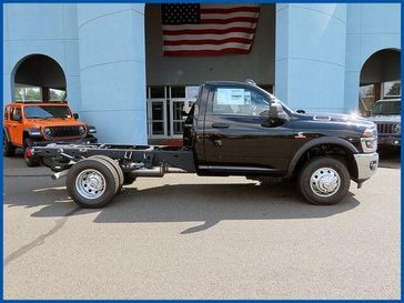New 2025 RAM 3500 Chassis Tradesman