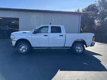 2024 RAM 2500 Tradesman Crew Cab 4x4 6'4' Box