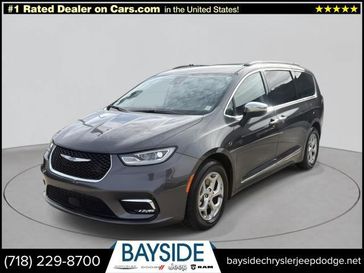 Used 2023 Chrysler Pacifica Limited
