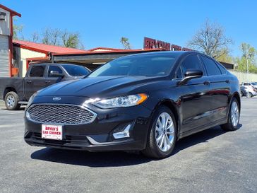 New 2019 Ford Fusion Hybrid SE