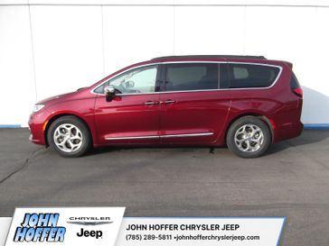 Used 2023 Chrysler Pacifica Limited