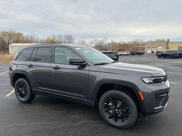 New 2026 Jeep Grand Cherokee Laredo Altitude 4x4
