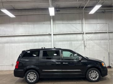 2015 Chrysler Town & Country Touring-L