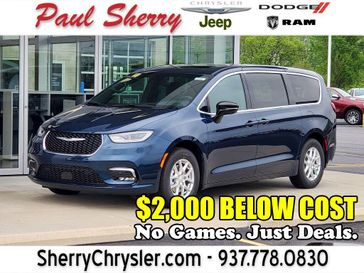 New 2025 Chrysler Pacifica Select Fathom Blue Pearl Coat
