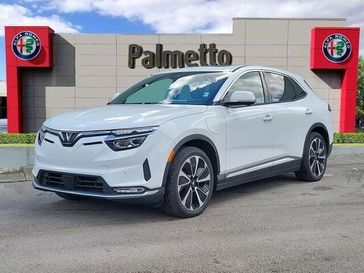 2025 Vinfast VF 8 Plus AWD 87.7 kWh