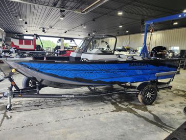 New 2025 SMOKERCRAFT ADV178DC 