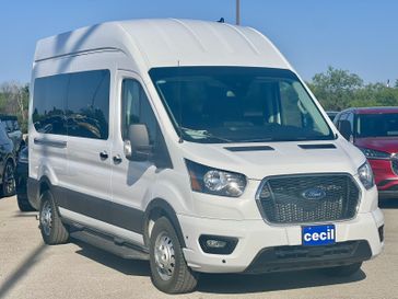 2024 Ford Transit Passenger Wagon XLT