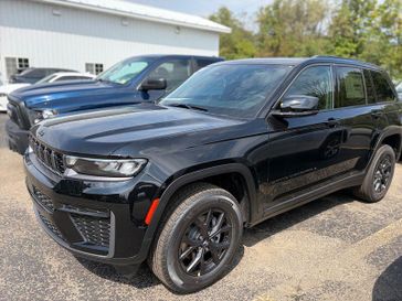 New 2027 Jeep Grand Cherokee Laredo Altitude