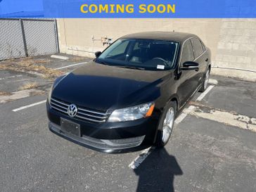 2014 Volkswagen Passat SE w/Sunroof & Nav