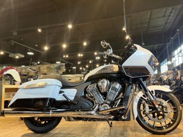 2024 Indian Motorcycle CHALLENGER LIMITED GHST WHT METALLIC 