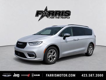Used 2023 Chrysler Pacifica Limited