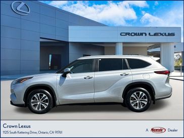 Used 2023 Toyota Highlander XLE