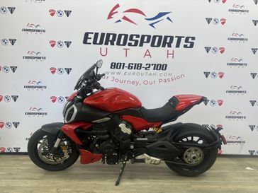 2025 Ducati DIAVEL V4 