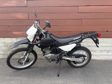 2015 Suzuki DR 200 S 