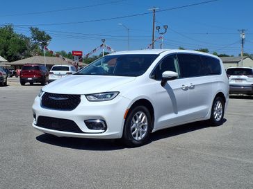 Used 2023 Chrysler Pacifica Touring L