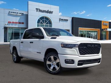 New 2027 RAM 1500 Express Crew Cab 4x2 5'7' Box