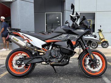 2024 KTM SMT 890