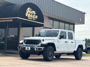 New 2026 Jeep Gladiator 85th Anniversary Edition 4x4
