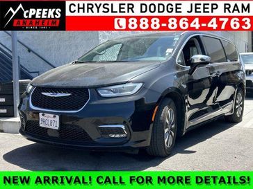 Used 2023 Chrysler Pacifica Hybrid Limited