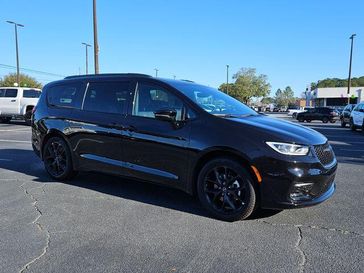 New 2026 Chrysler Pacifica Limited