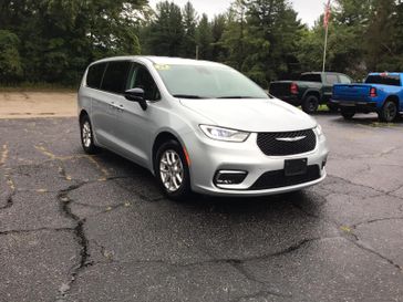Used 2024 Chrysler Pacifica Touring L