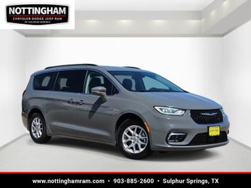 Used 2022 Chrysler Pacifica Touring L