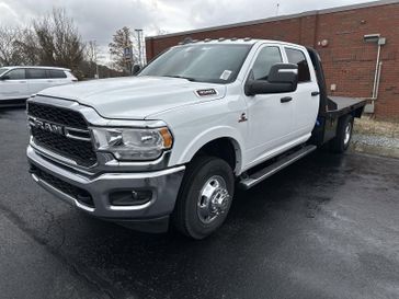 2024 RAM 3500 Tradesman Crew Cab Chassis 4x4 60' Ca