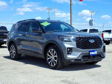 Used 2025 Ford Explorer ST-Line