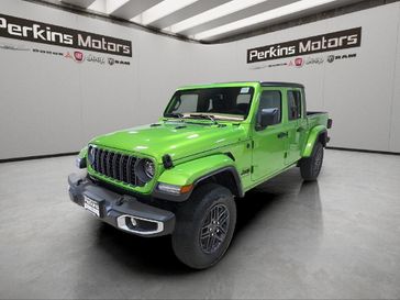 New 2026 Jeep Gladiator Sport S 4x4