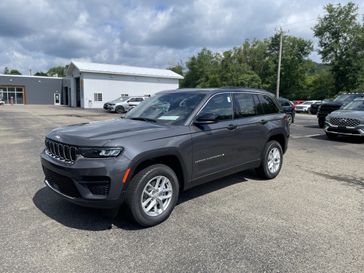 2025 Jeep Grand Cherokee Laredo X 4x4