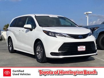 Used 2025 Toyota Sienna LE
