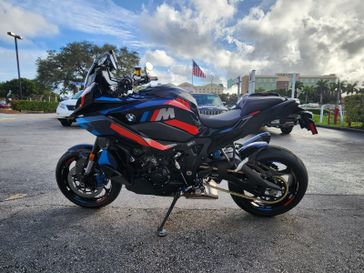 2026 BMW M 1000 XR