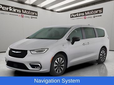 Used 2024 Chrysler Pacifica Hybrid Select