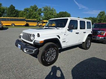 2024 Jeep Wrangler 4-door Sahara