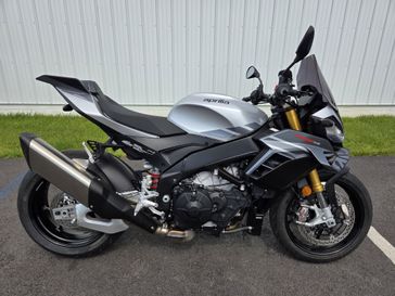 2026 Aprilia Tuono V4 1100