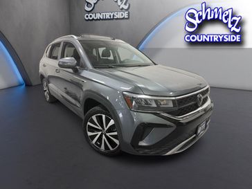Used 2023 Volkswagen Taos SE w/Sunroof