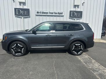 USED 2023 Kia Telluride S